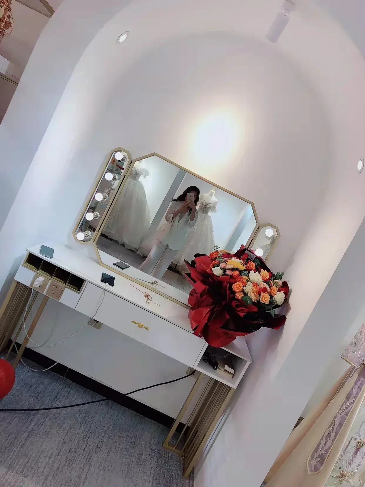 Photo studio rock dresser make – Beauty And Makeup Studio Bewertung und Preis